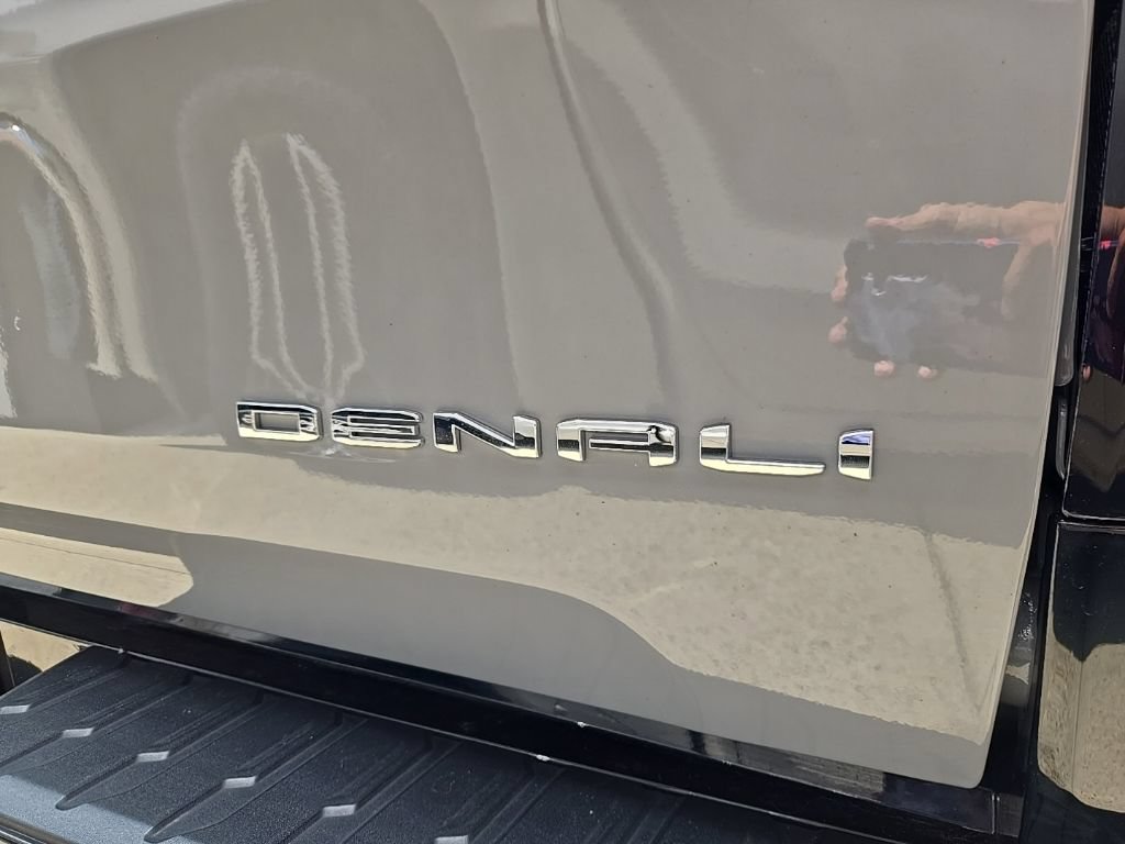 Used 2026 GMC Sierra EV Denali AWD/4WD image 11