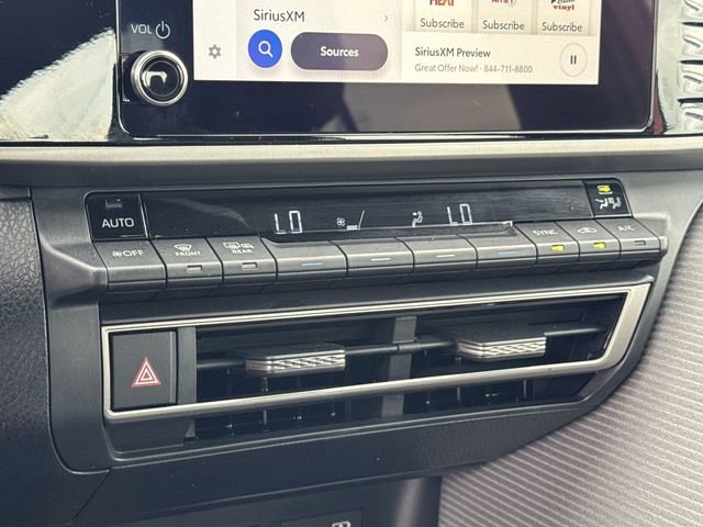 Used 2025 Toyota Camry SE FWD image 19