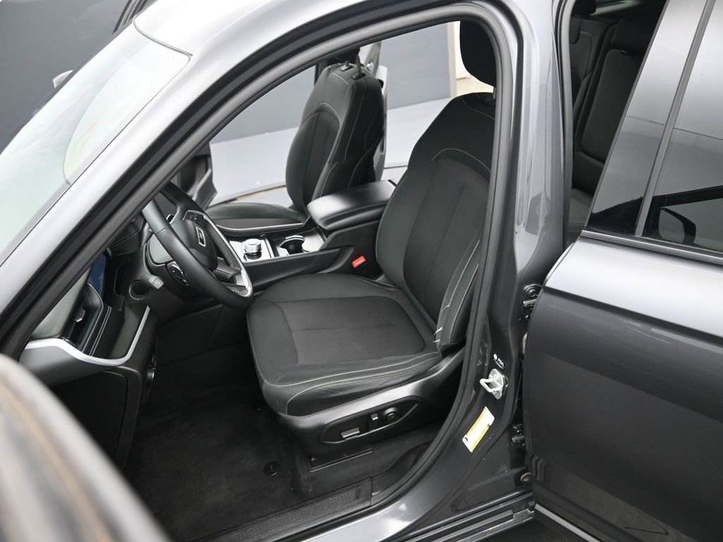 Used 2024 Jeep Grand Cherokee Laredo image 11