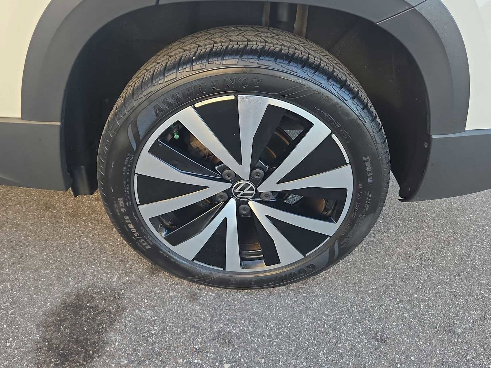 Used 2023 Volkswagen Taos SE image 21