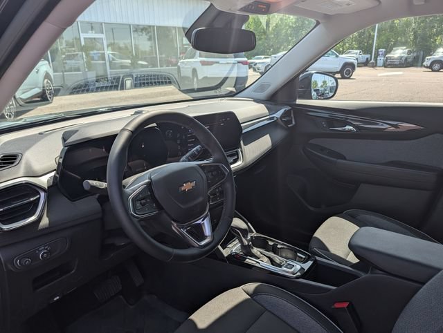 Used 2024 Chevrolet TrailBlazer LT w/ Convenience Package AWD/4WD image 16