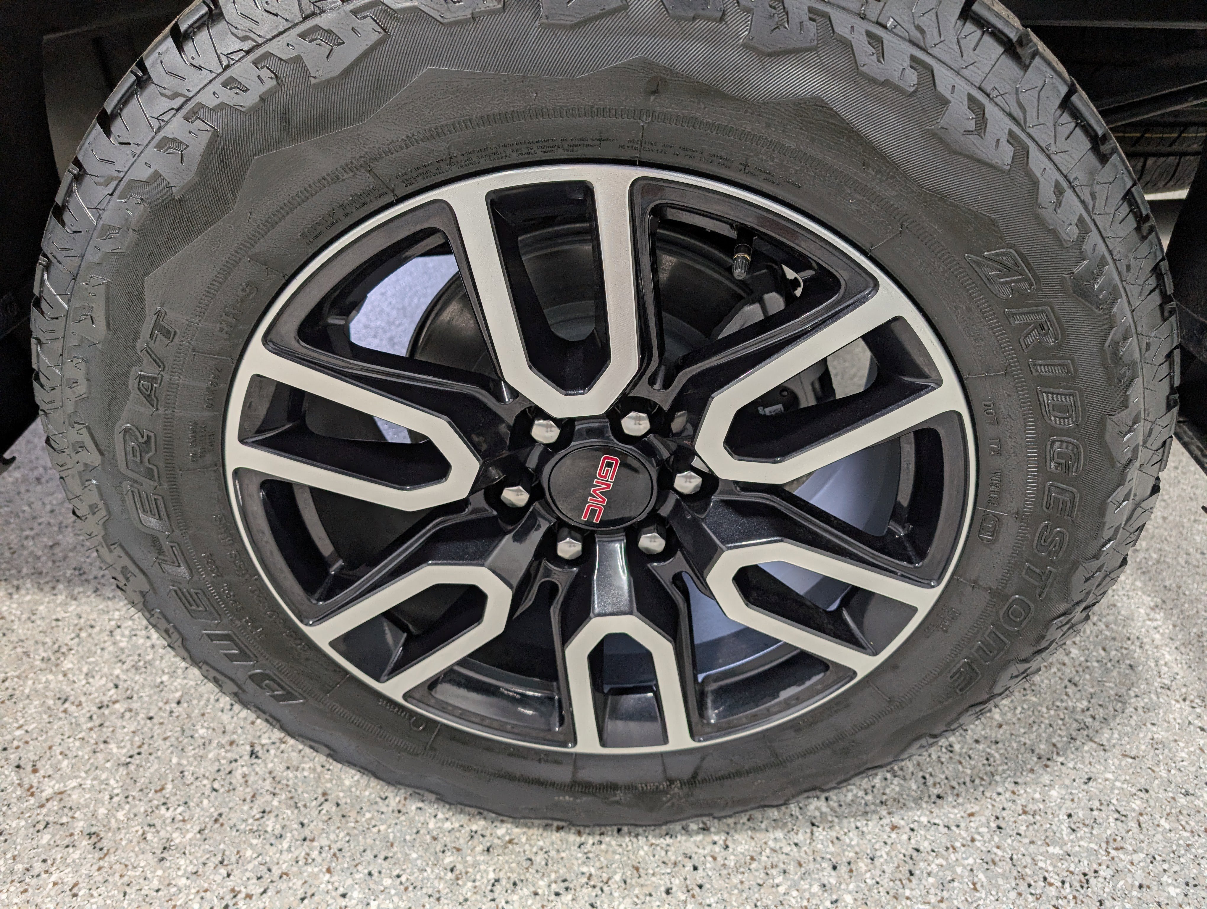 Used 2025 GMC Sierra 1500 AT4 w/ AT4 Premium Package image 13