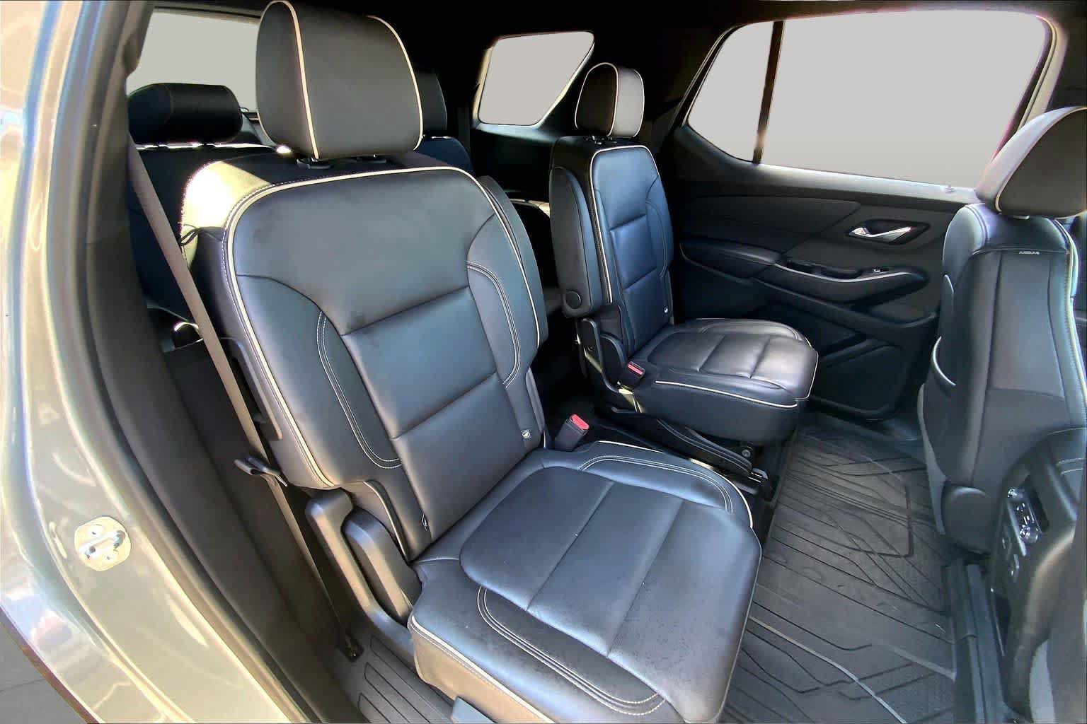 Used 2023 Chevrolet Traverse Premier w/ Redline Edition FWD image 20