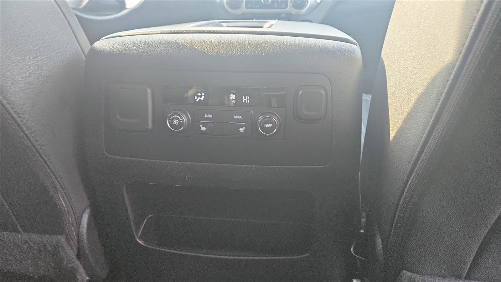 Used 2019 GMC Yukon SLT image 27