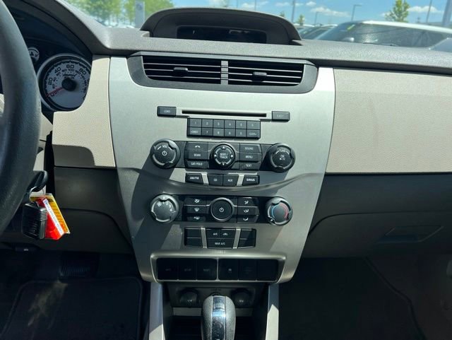 Used 2009 Ford Focus SE FWD image 15