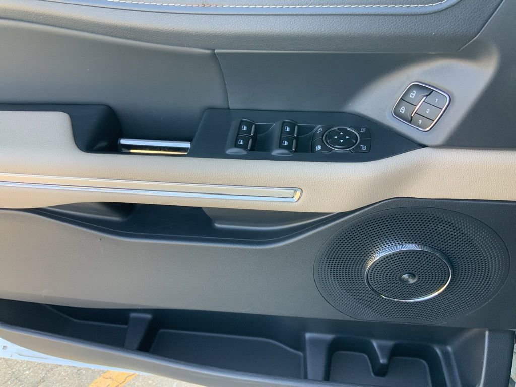 Used 2024 Ford Expedition Max Limited image 14