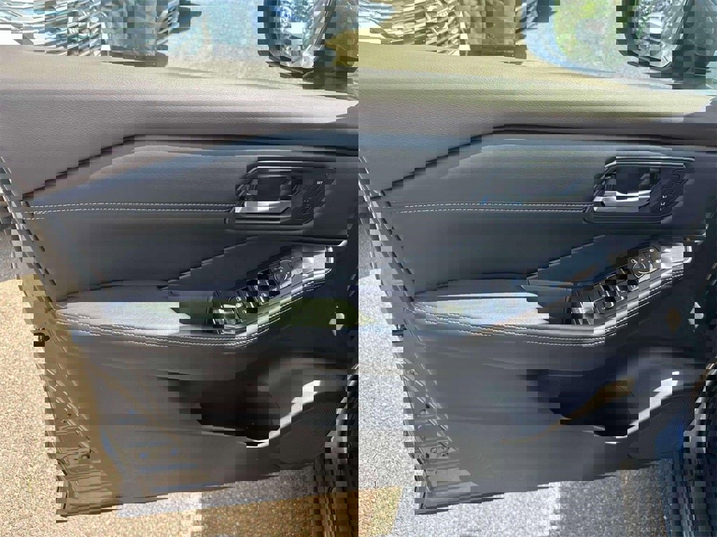 Certified 2023 Nissan Rogue SL w/ SL Premium Package image 16