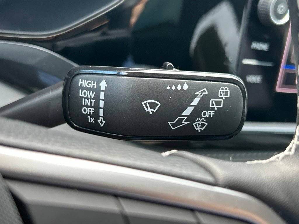 Certified 2023 Volkswagen Taos SEL AWD/4WD image 31