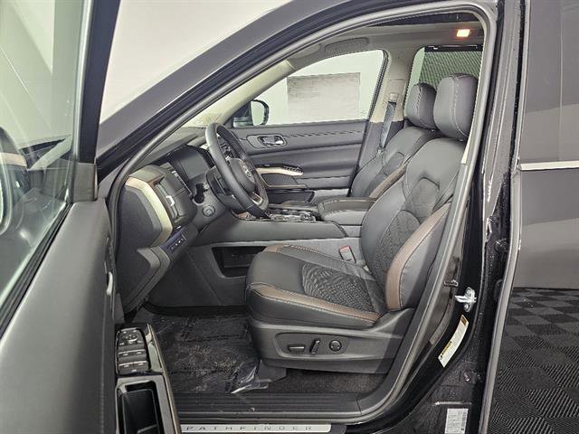 New 2025 Nissan Pathfinder Platinum AWD/4WD image 29
