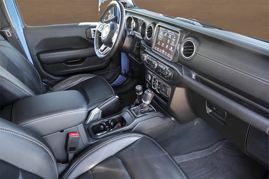 Used 2022 Jeep Wrangler Unlimited Sahara w/ Cold Weather Group image 28