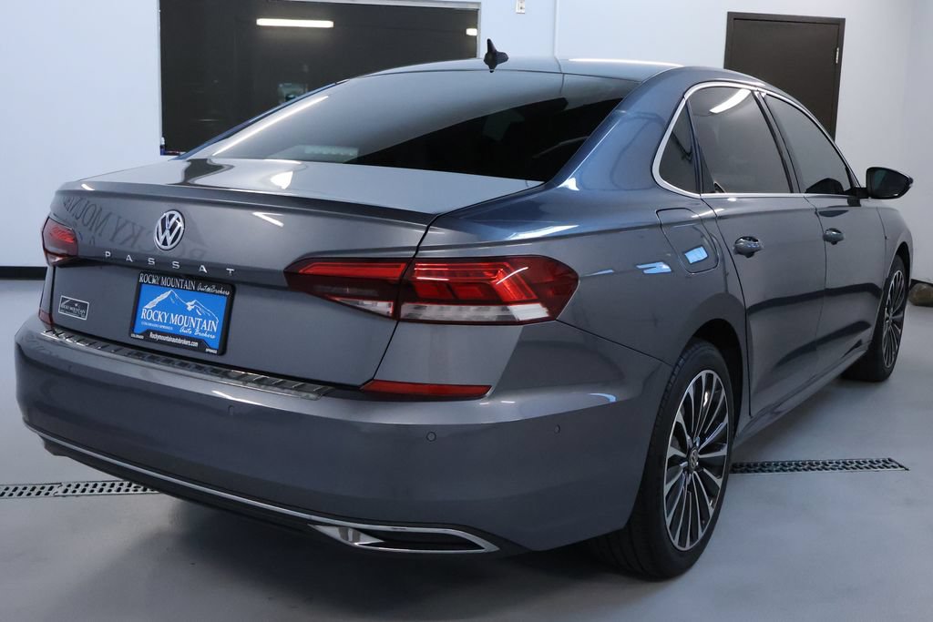 Used 2022 Volkswagen Passat 2.0T FWD image 7