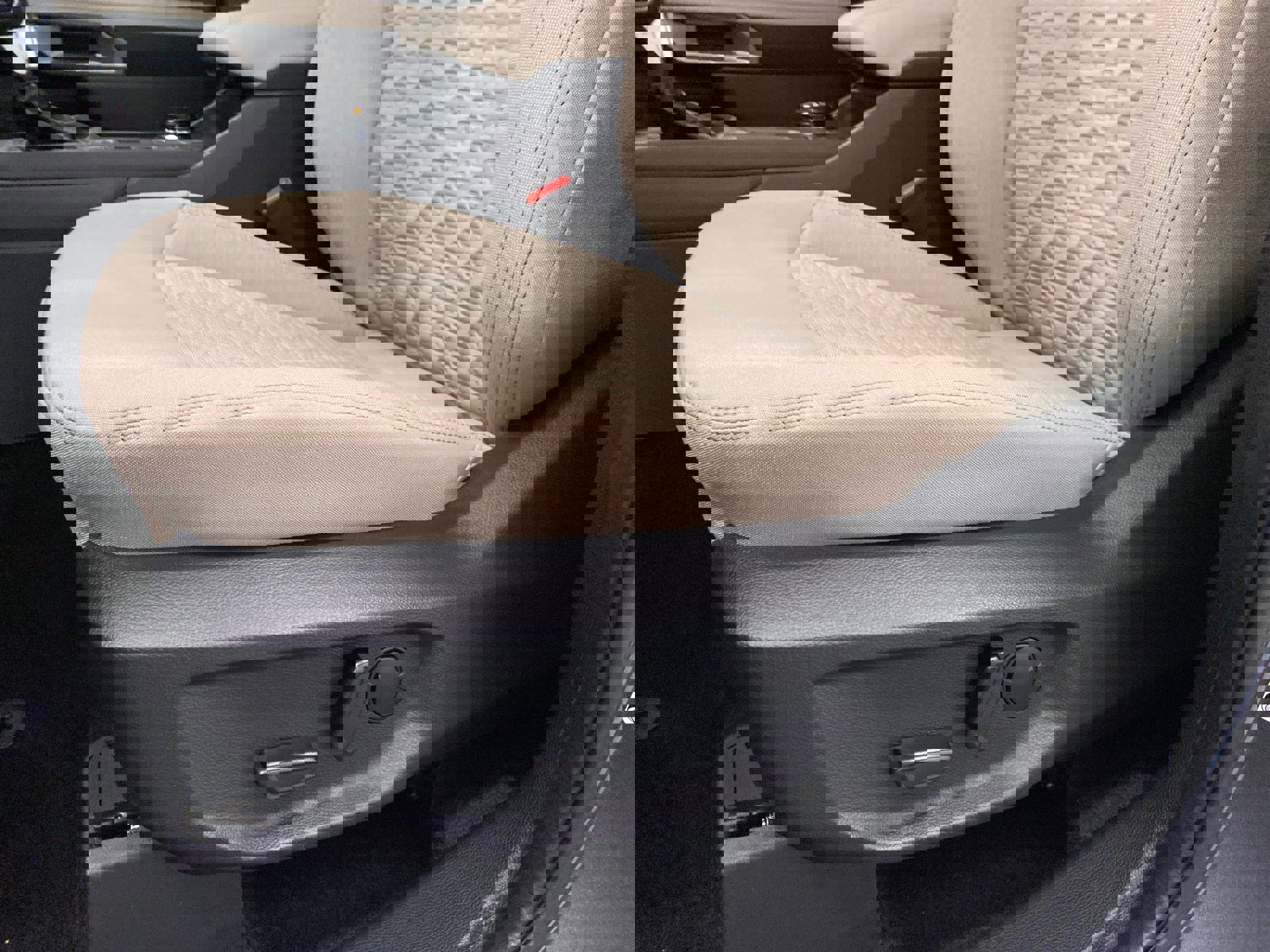 New 2025 Ford Ranger XLT w/ Equipment Group 301A High image 16