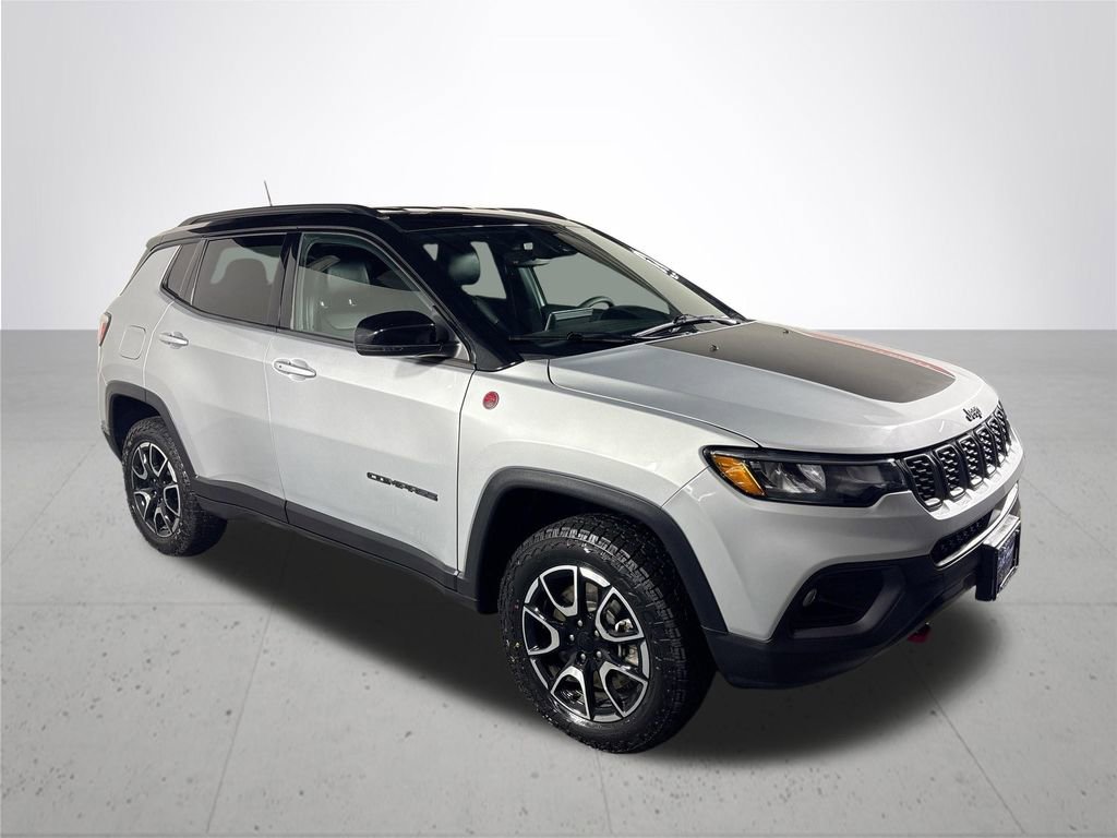 Used 2024 Jeep Compass Trailhawk AWD/4WD image 4