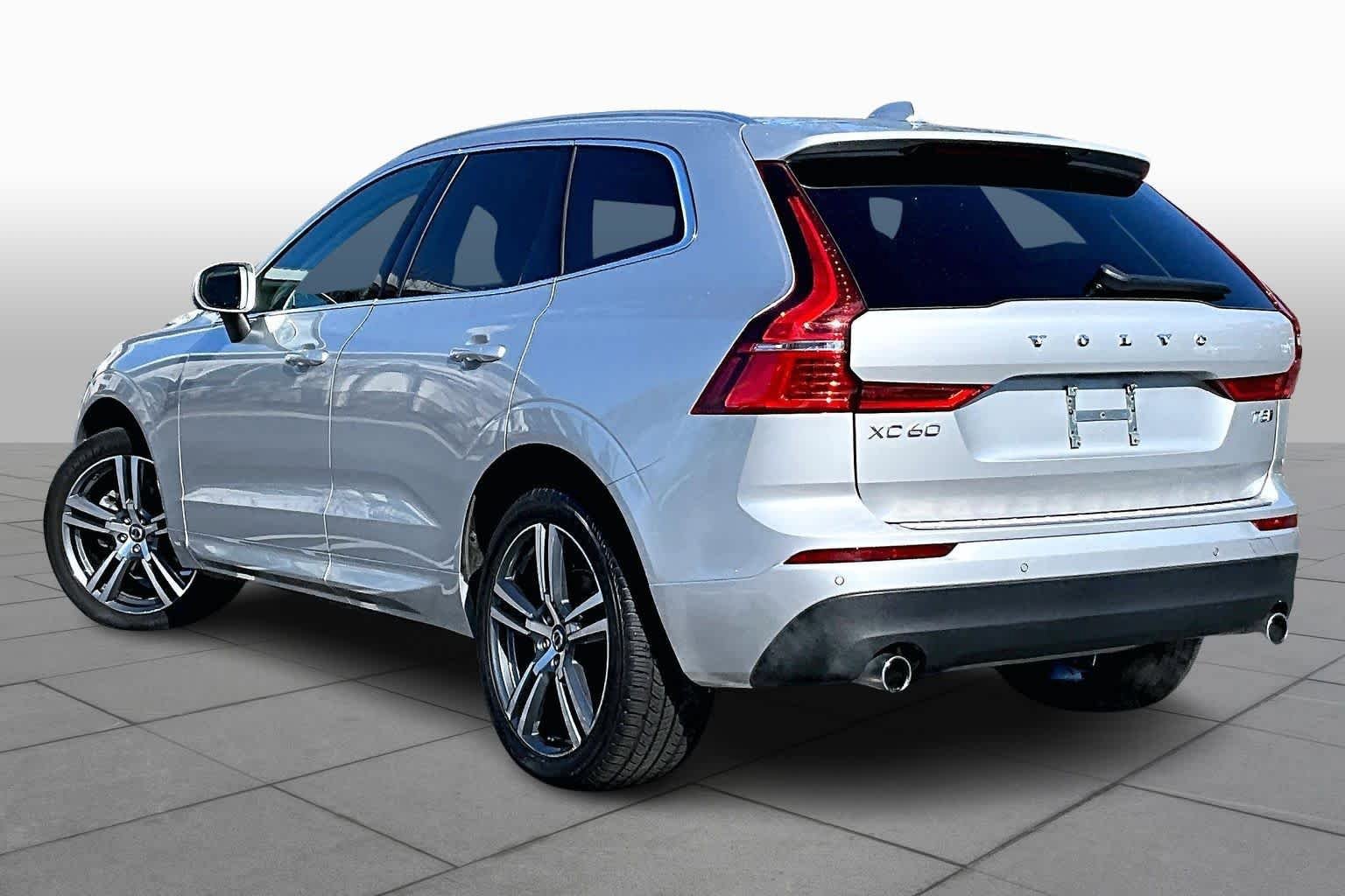 Used 2021 Volvo XC60 T5 Momentum w/ Premium Package AWD/4WD image 12