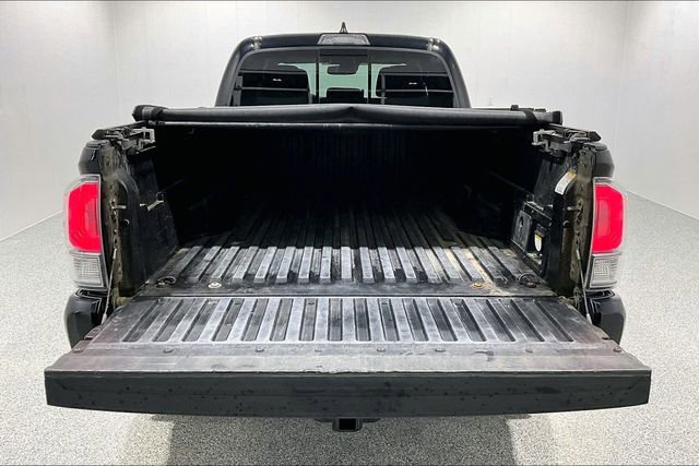 Used 2020 Toyota Tacoma TRD Sport AWD/4WD image 7