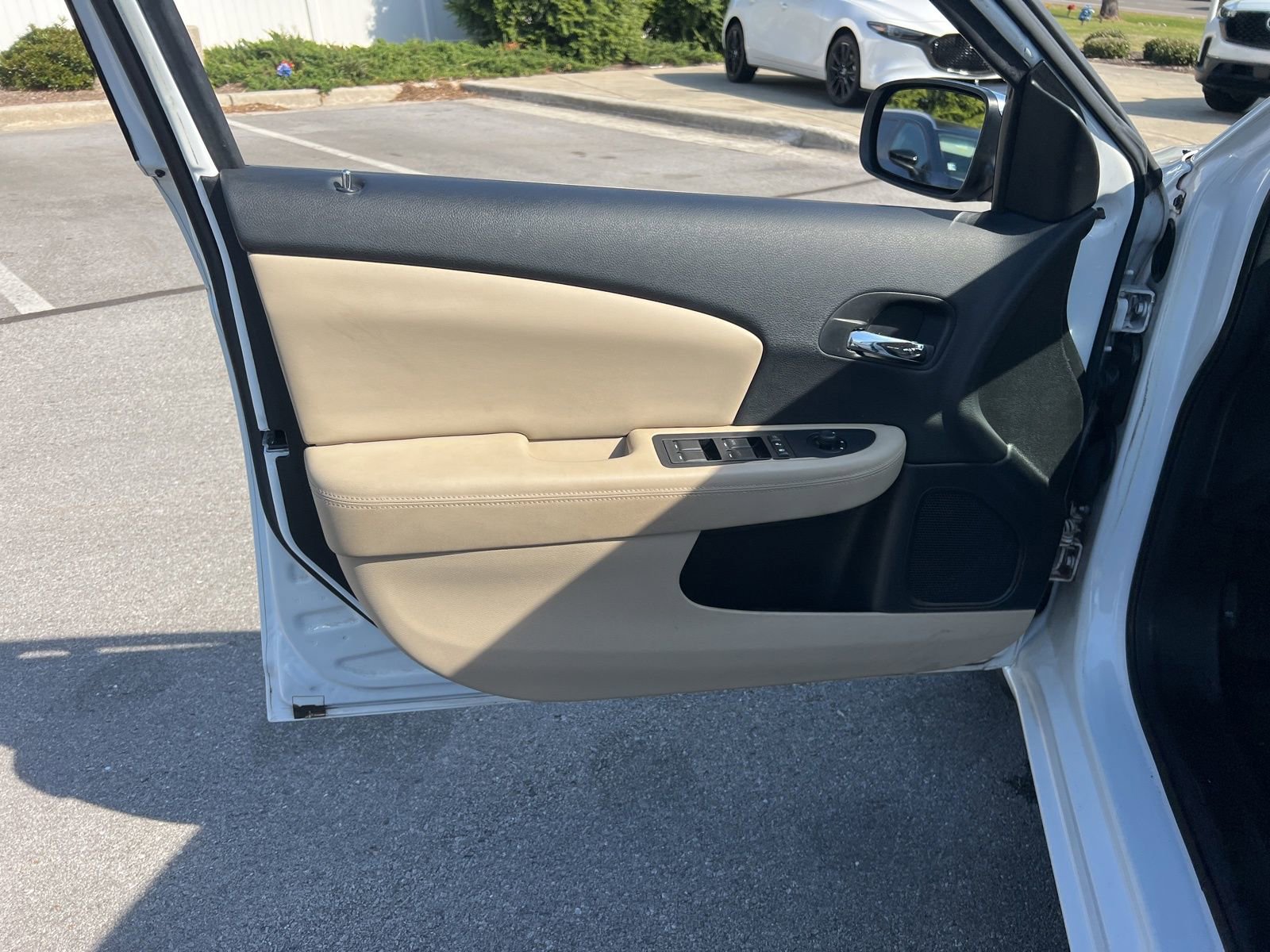 Used 2012 Chrysler 200 Limited image 20