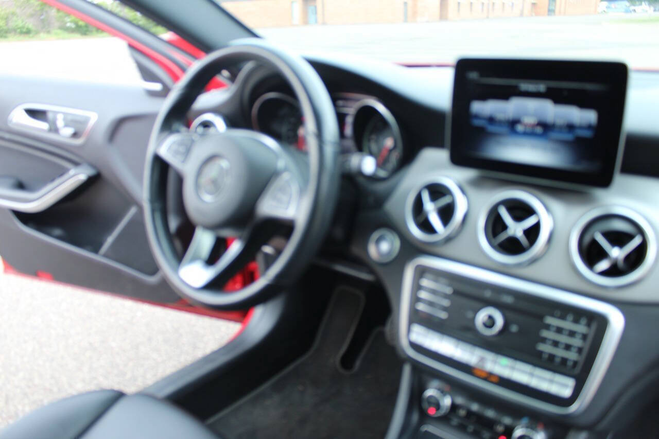 Used 2020 Mercedes-Benz GLA 250 4MATIC image 18