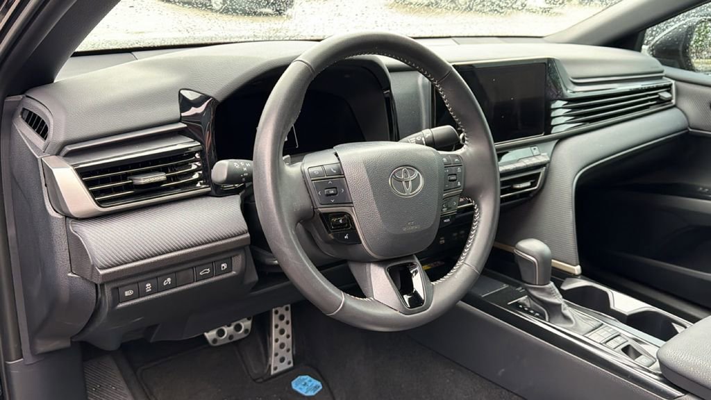 Used 2026 Toyota Camry Hybrid w/ Convenience Package FWD image 15