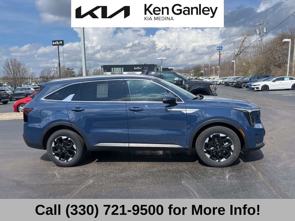 Certified 2025 Kia Sorento S w/ Panoramic Sunroof Package image 8