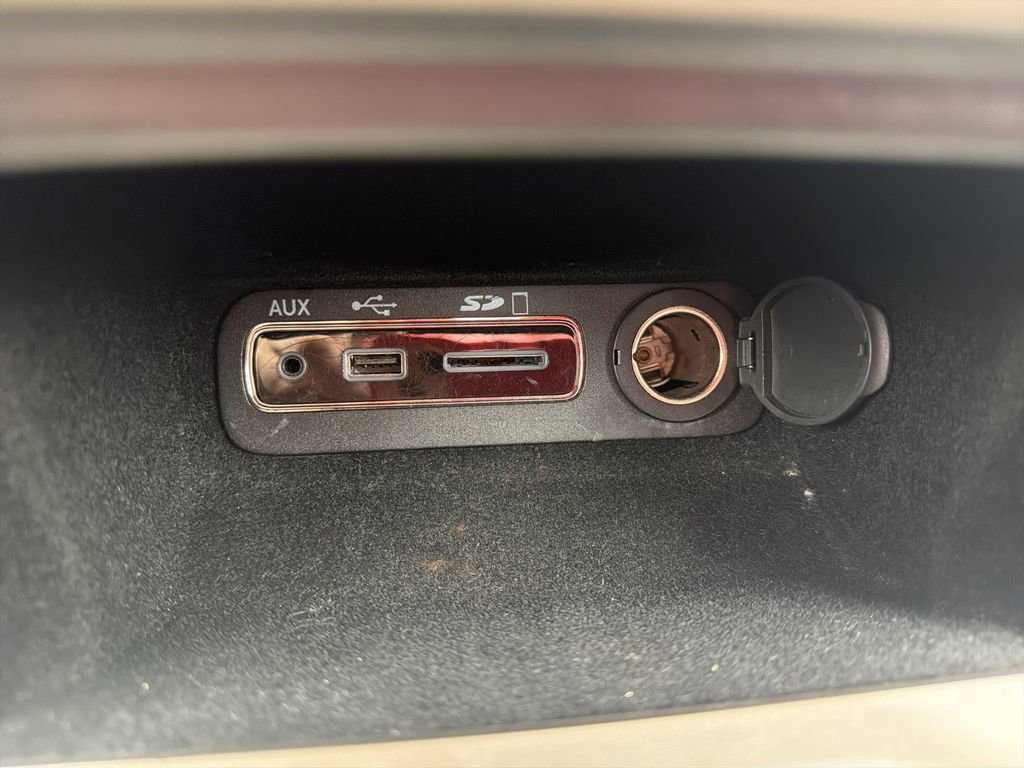 Used 2015 Jeep Grand Cherokee Limited image 34