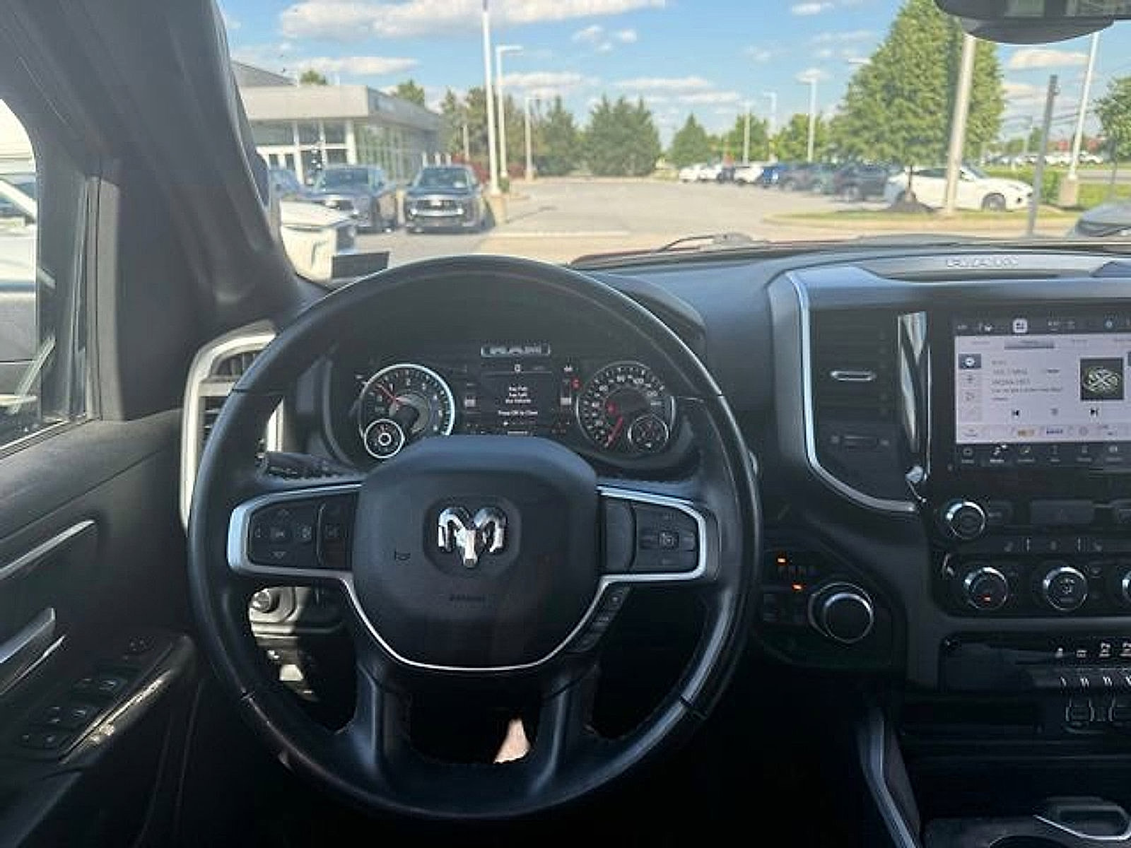 Used 2022 RAM 1500 Big Horn AWD/4WD image 6