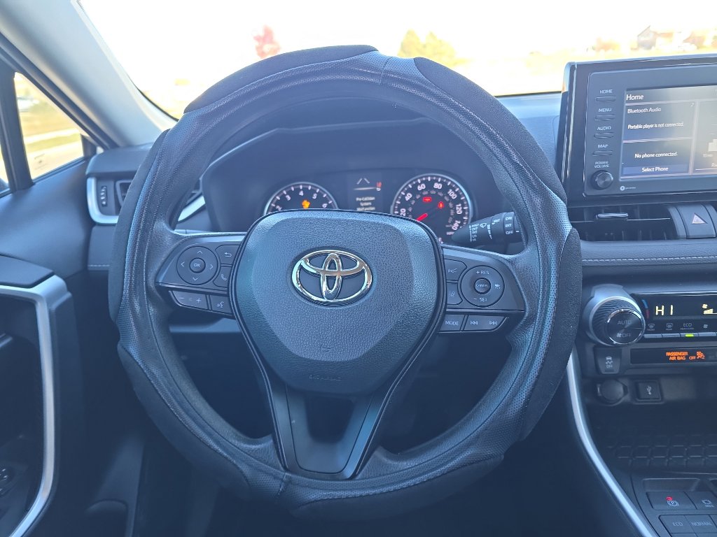 Used 2022 Toyota RAV4 XLE image 26