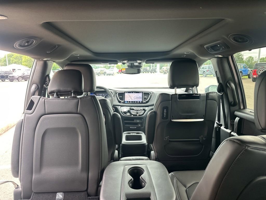 New 2026 Chrysler Pacifica Select image 25