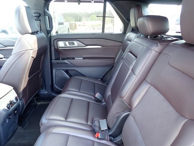 Used 2025 Ford Explorer Platinum AWD/4WD image 19