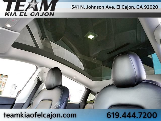 Used 2022 Tesla Model Y Long Range AWD/4WD image 17