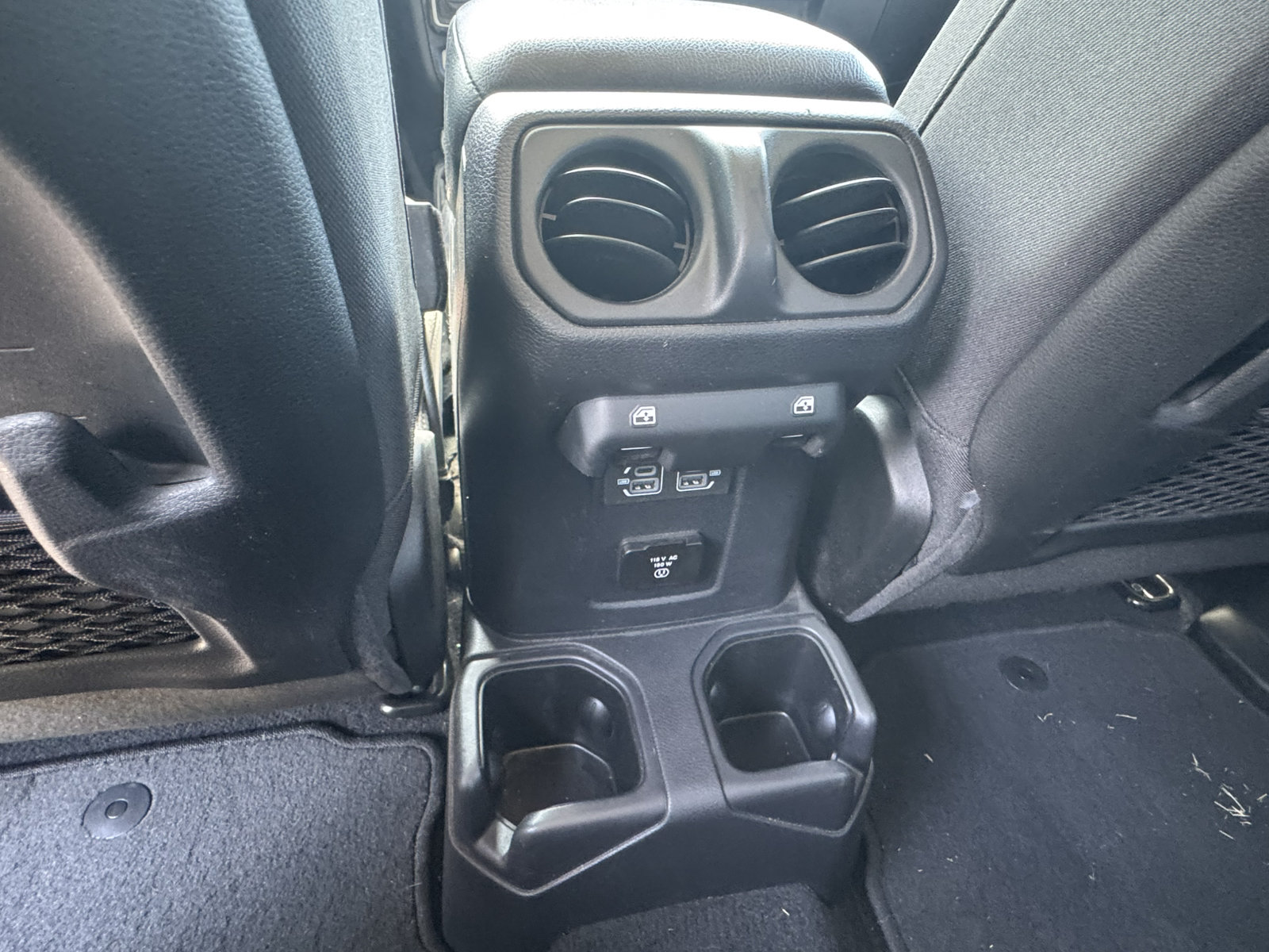 Used 2022 Jeep Wrangler Unlimited Rubicon AWD/4WD image 23