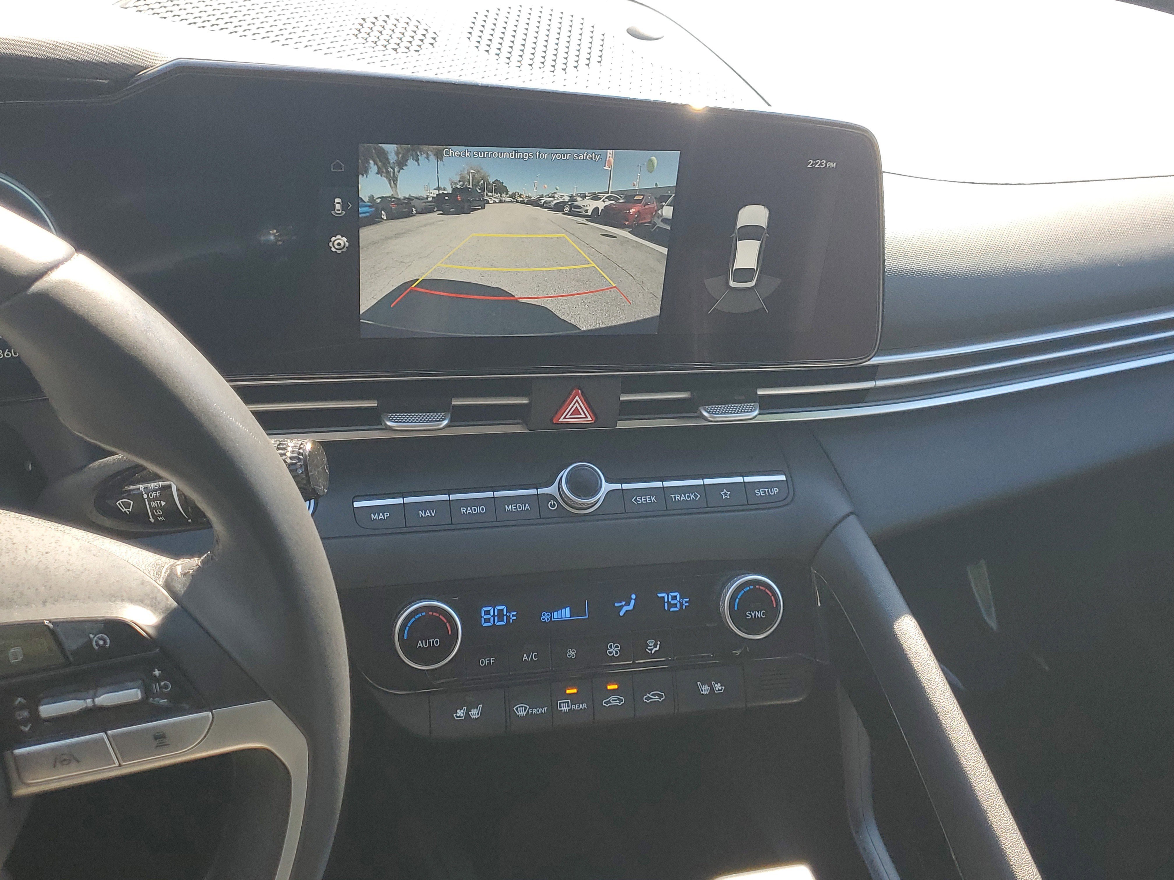 Used 2023 Hyundai Elantra Limited image 25