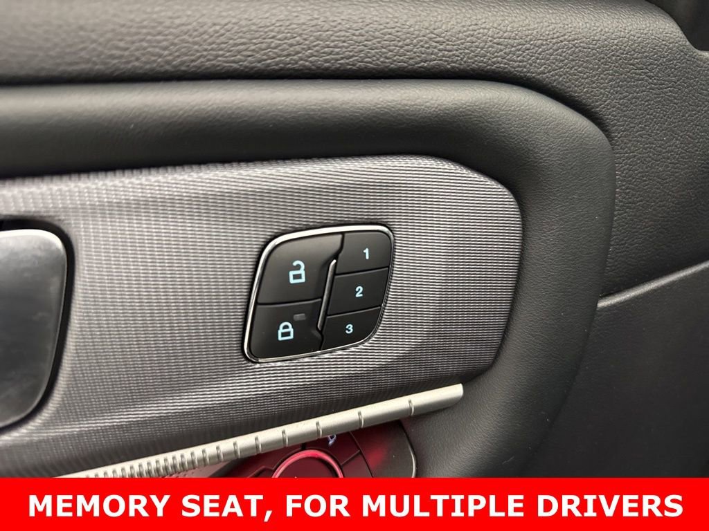 Used 2025 Ford Explorer ST image 6