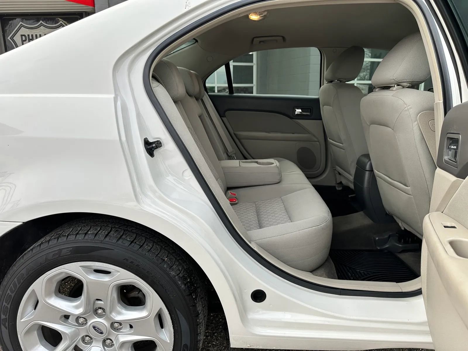 Used 2010 Ford Fusion SE FWD image 18