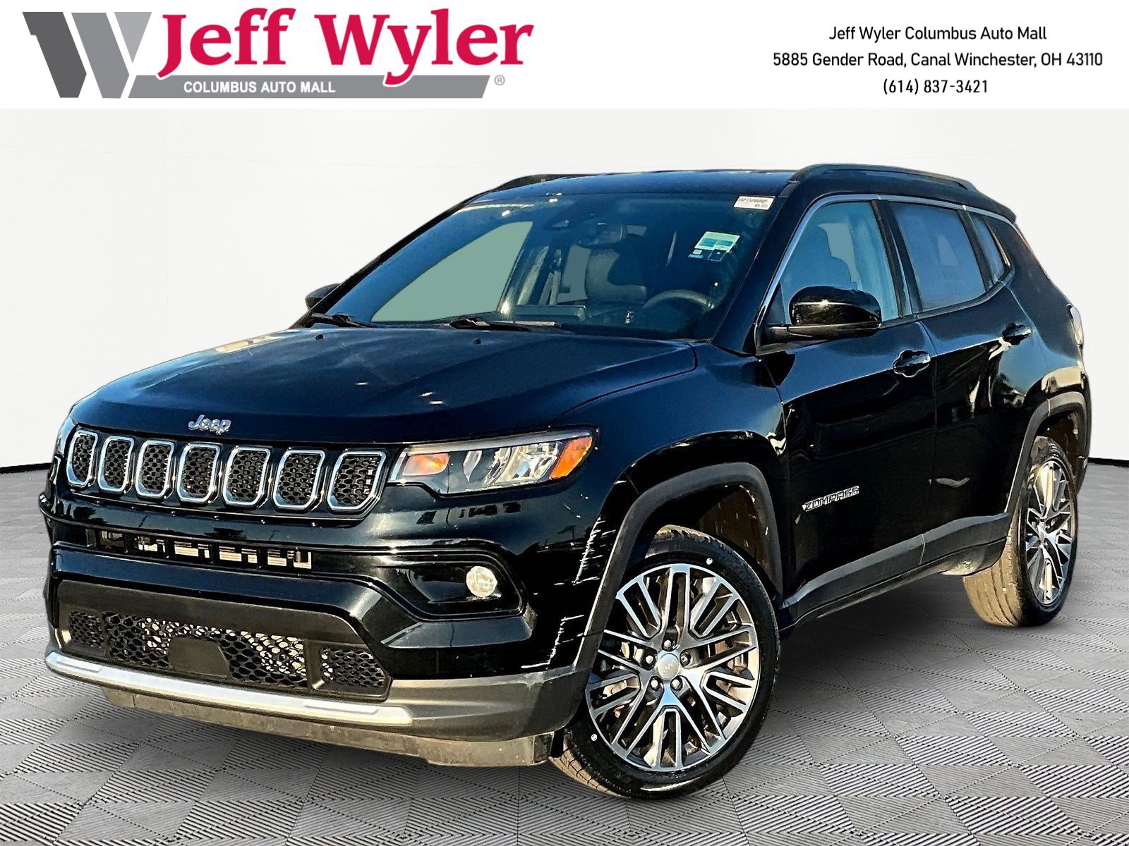 Used 2023 Jeep Compass Limited w/ Elite Group AWD/4WD image 1