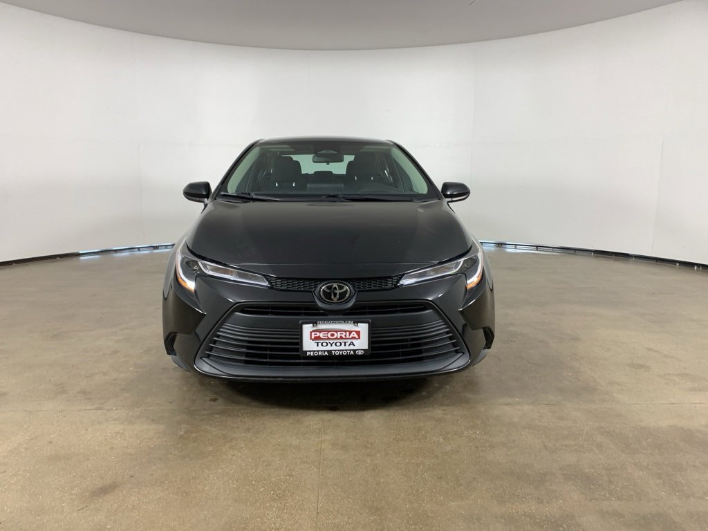 Used 2023 Toyota Corolla LE image 3