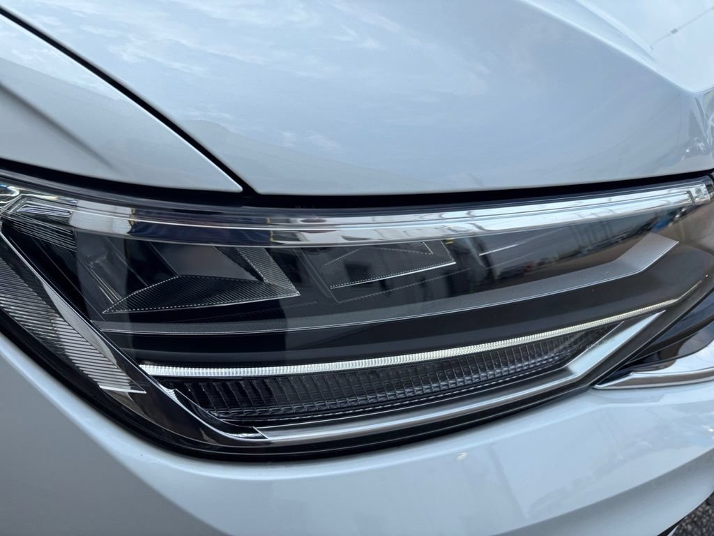 Used 2024 Volkswagen Tiguan SE R-Line AWD/4WD image 7