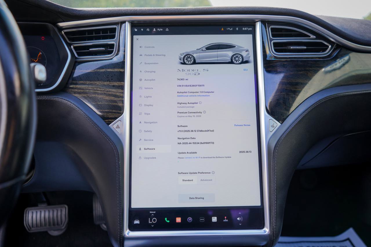 Used 2016 Tesla Model S 70D AWD/4WD image 14