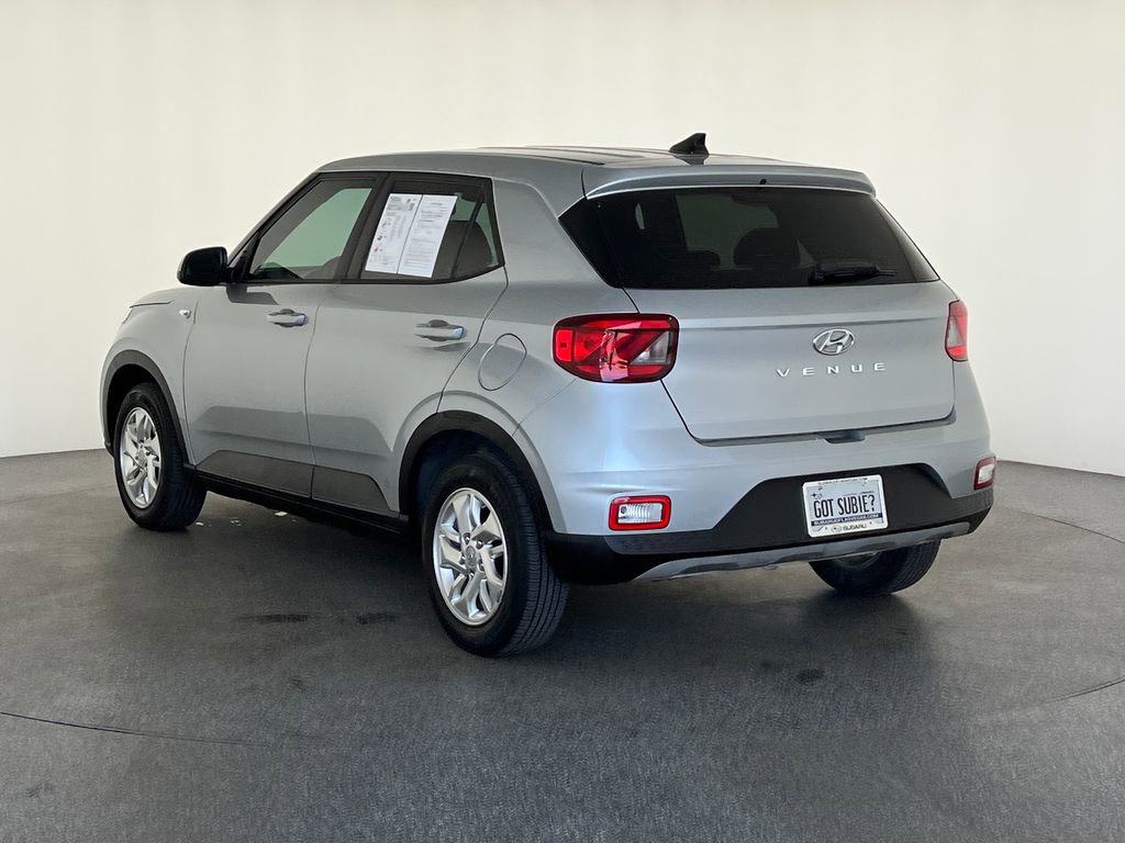 Used 2021 Hyundai Venue SE image 6
