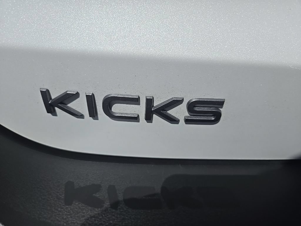 Certified 2025 Nissan Kicks SR w/ SR Premium Package AWD/4WD image 44