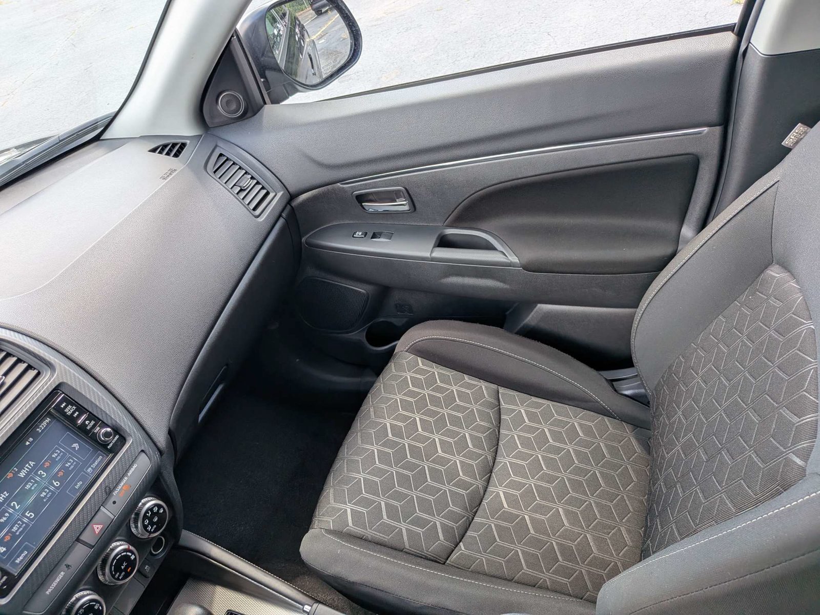 Used 2025 Mitsubishi Outlander Sport AWD image 16