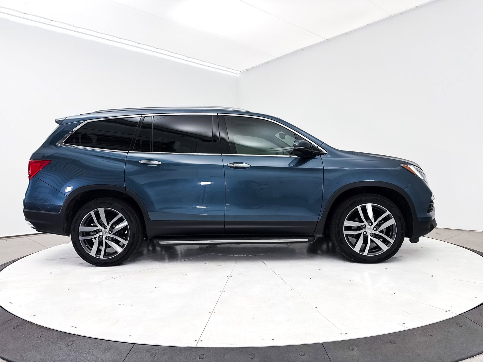 Used 2017 Honda Pilot Elite image 42