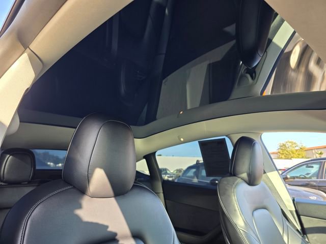 Used 2022 Tesla Model Y Long Range image 12