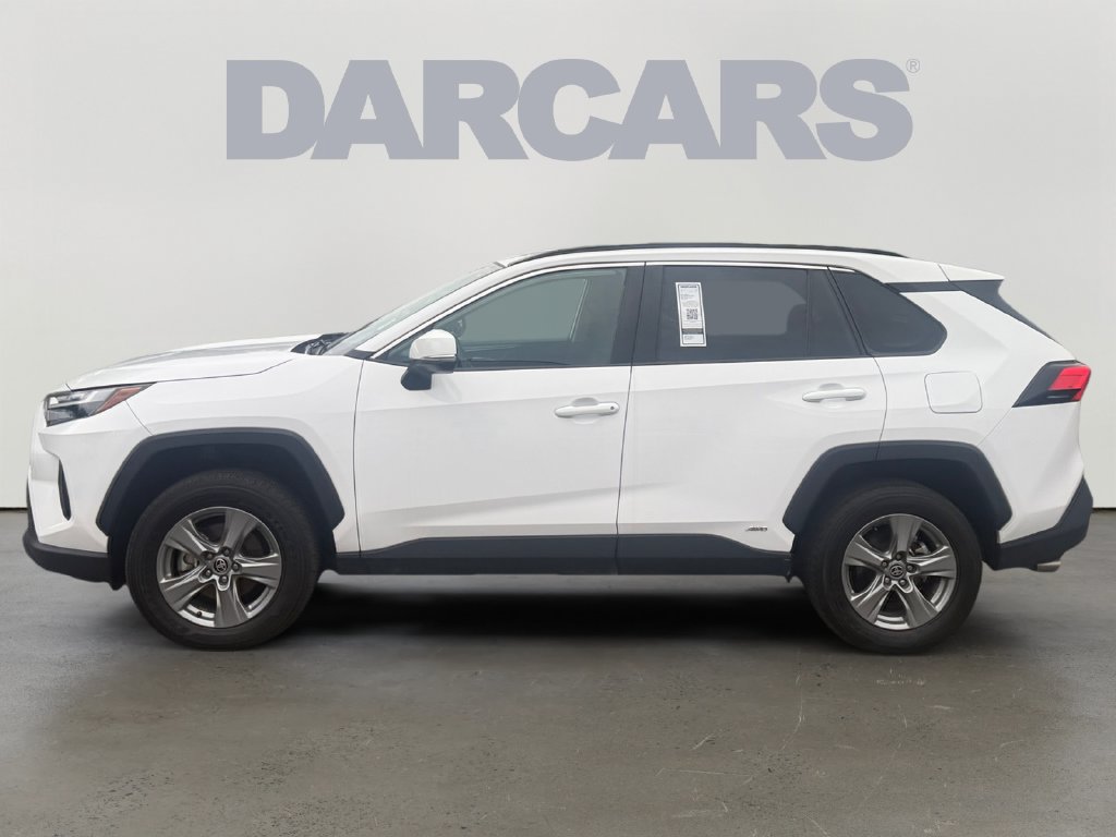 Used 2025 Toyota RAV4 XLE AWD/4WD image 4