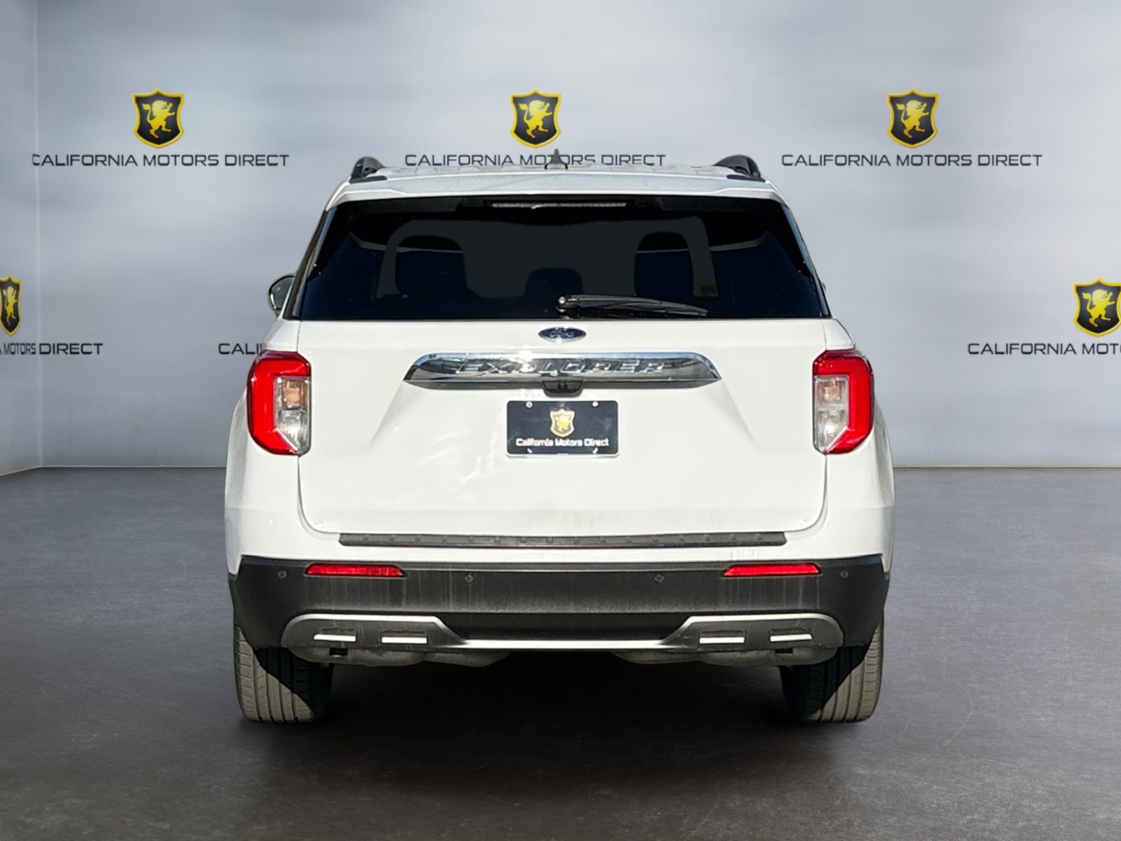 Used 2023 Ford Explorer XLT w/ Equipment Group 202A image 4