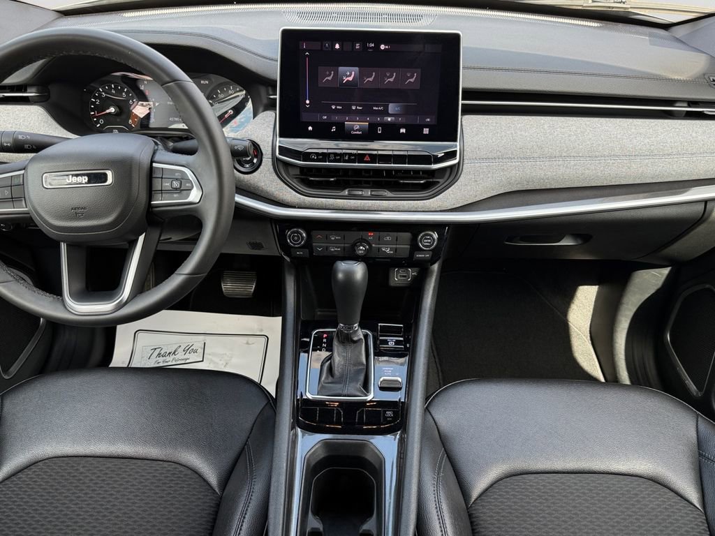 Used 2024 Jeep Compass Latitude image 16