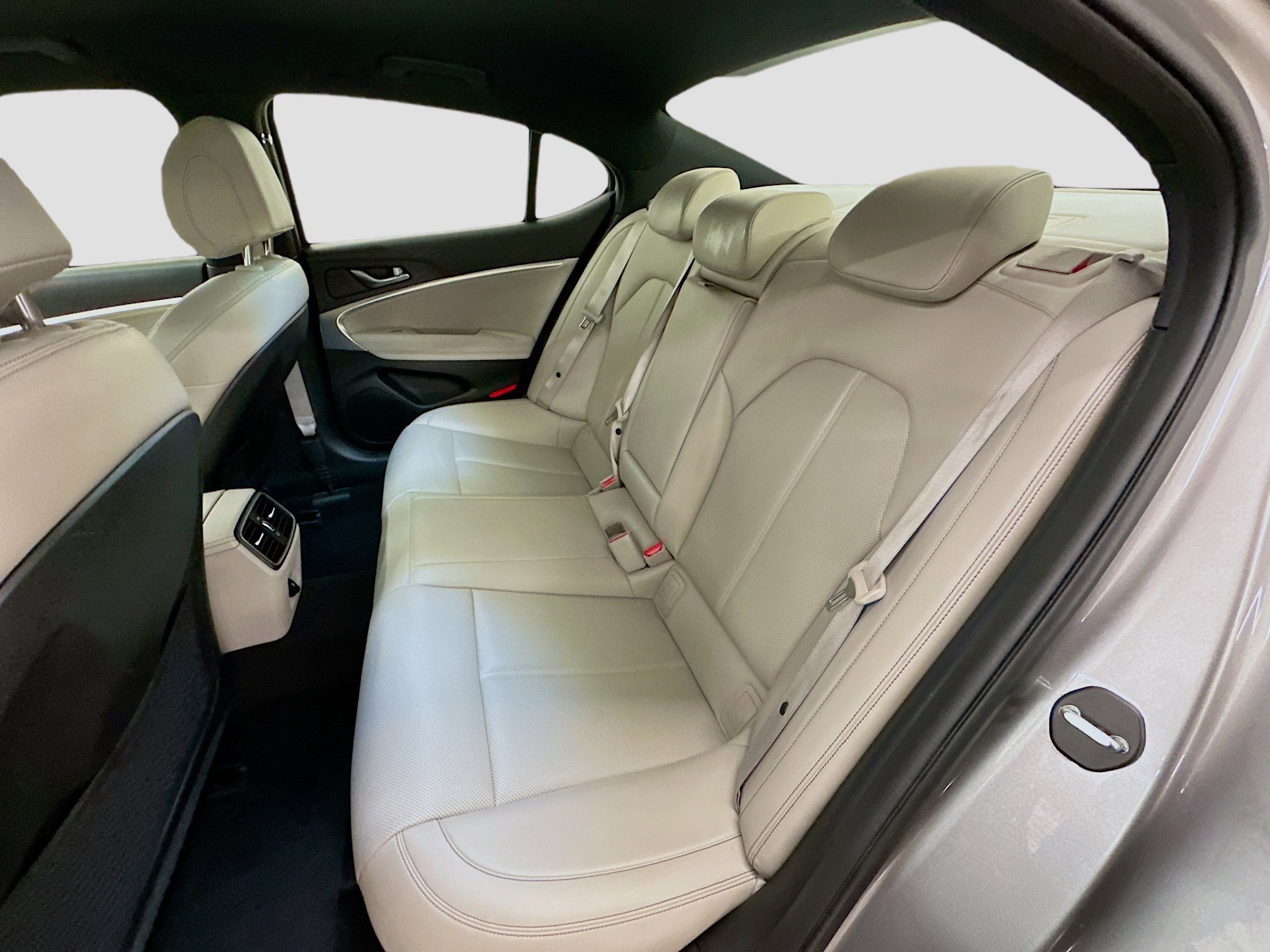 Used 2023 Genesis G70 2.0T AWD/4WD image 29