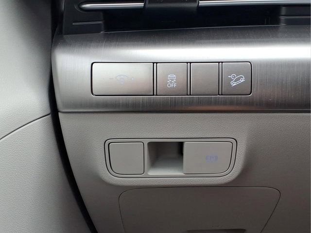 Used 2025 Hyundai Kona SEL image 16