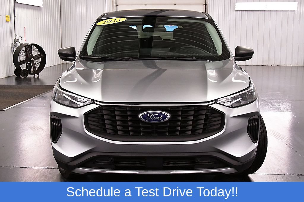 Used 2023 Ford Escape Active w/ Tech Pack #1 AWD/4WD image 2