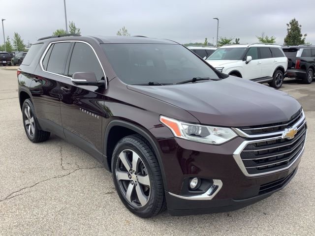Used 2020 Chevrolet Traverse LT w/ LT Premium Package FWD image 3