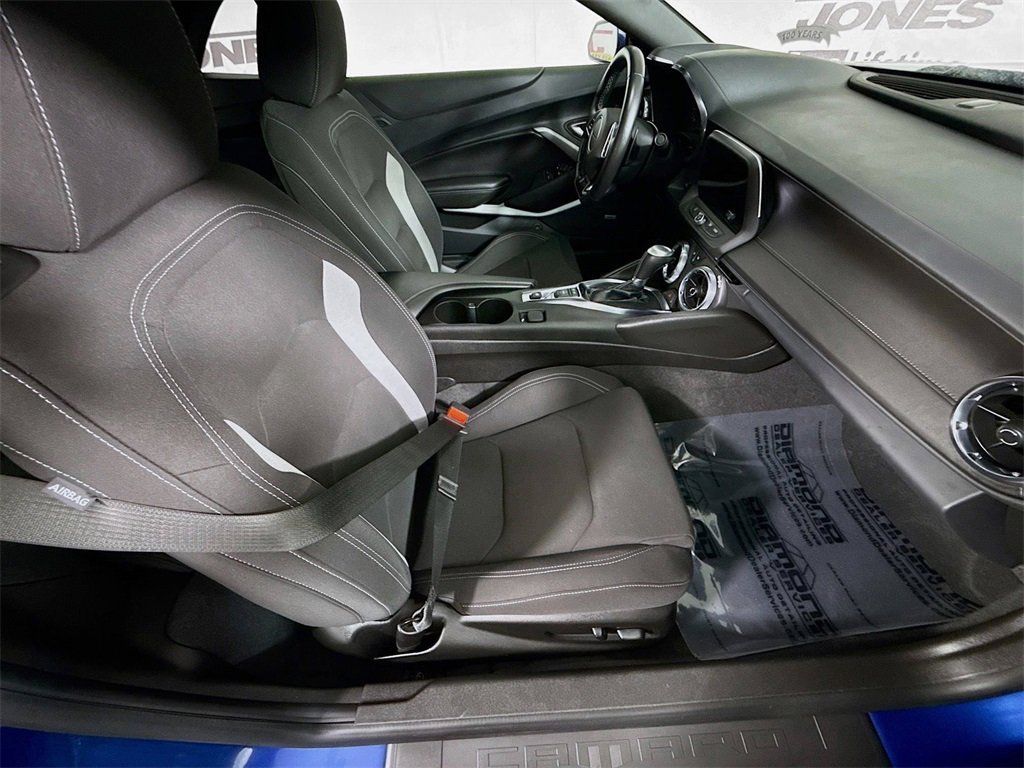 Used 2023 Chevrolet Camaro LT w/ Technology Package image 35